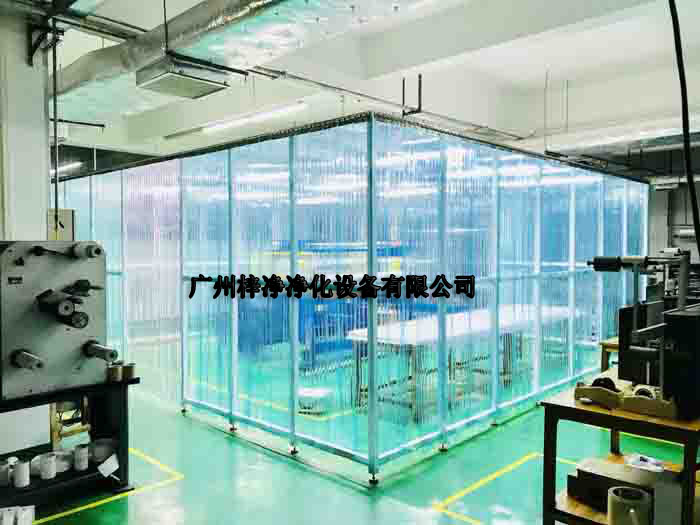 潔凈棚應配備獨立的FFU風機過濾單元送風系統，以保證室內空氣質量。